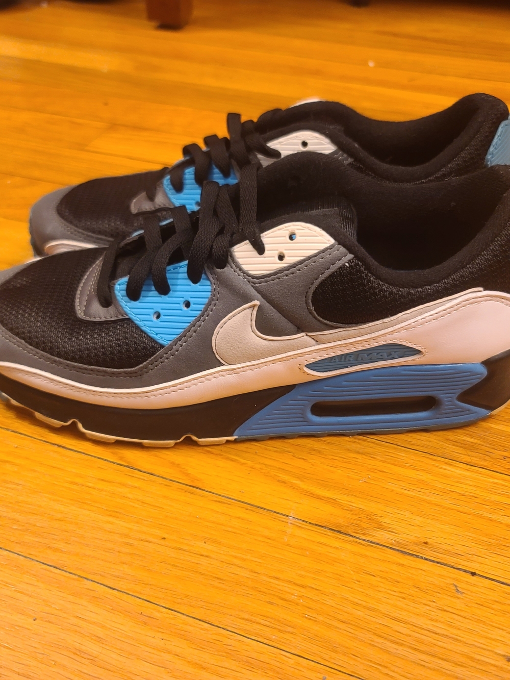 Nike Air Max 90 Black & Blue Lightweight Sneakers